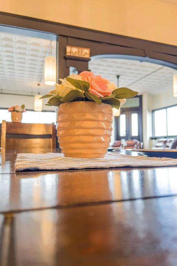 The Pub- 8Br Free Parking, Minutes From Falls & Casino Niagara Falls Esterno foto