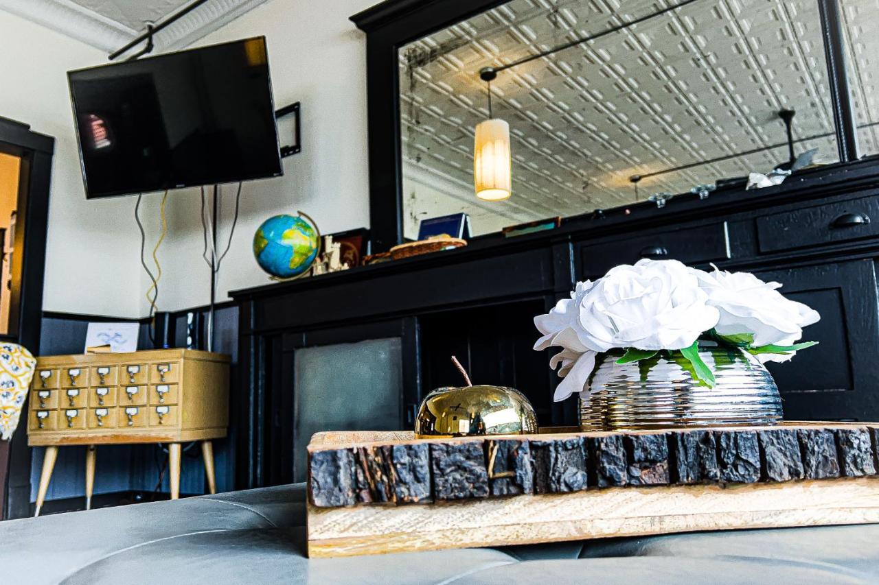 The Pub- 8Br Free Parking, Minutes From Falls & Casino Niagara Falls Esterno foto