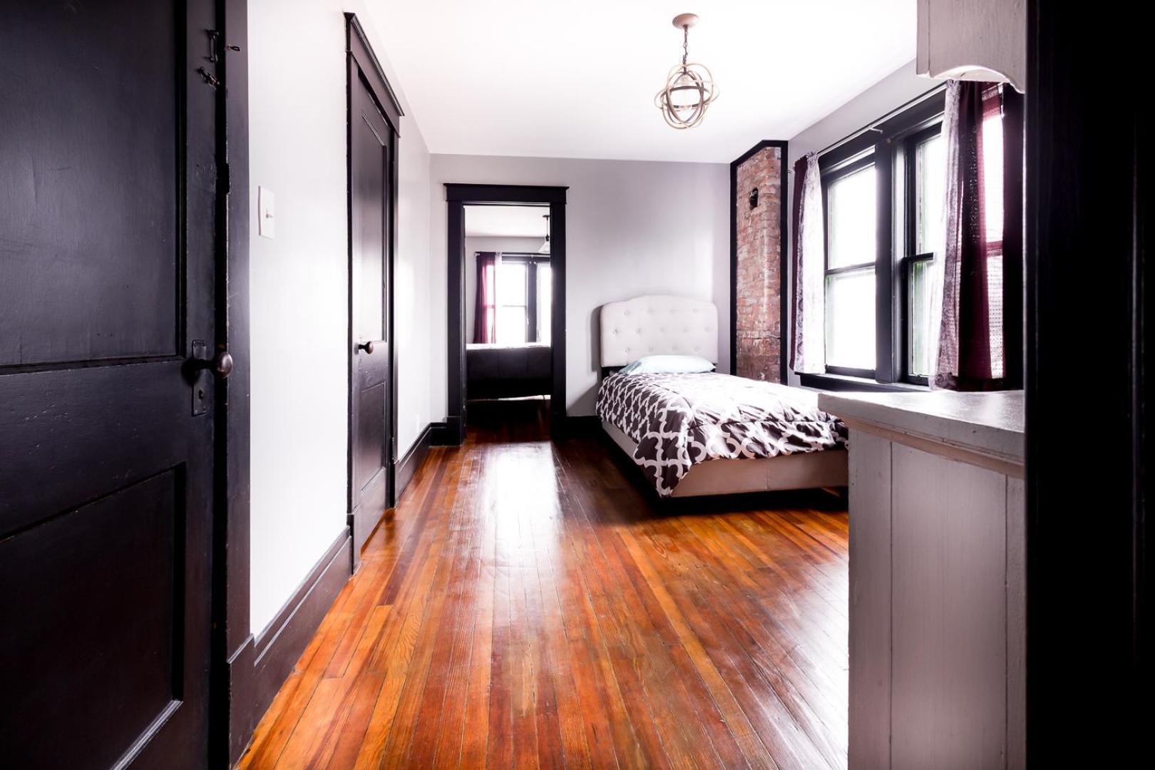 The Pub- 8Br Free Parking, Minutes From Falls & Casino Niagara Falls Esterno foto